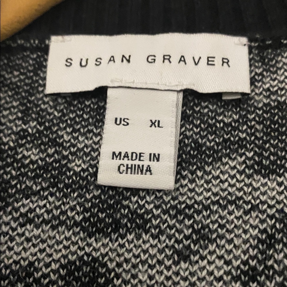 Black and White Patterned Cardigan - Picture 2 of 3